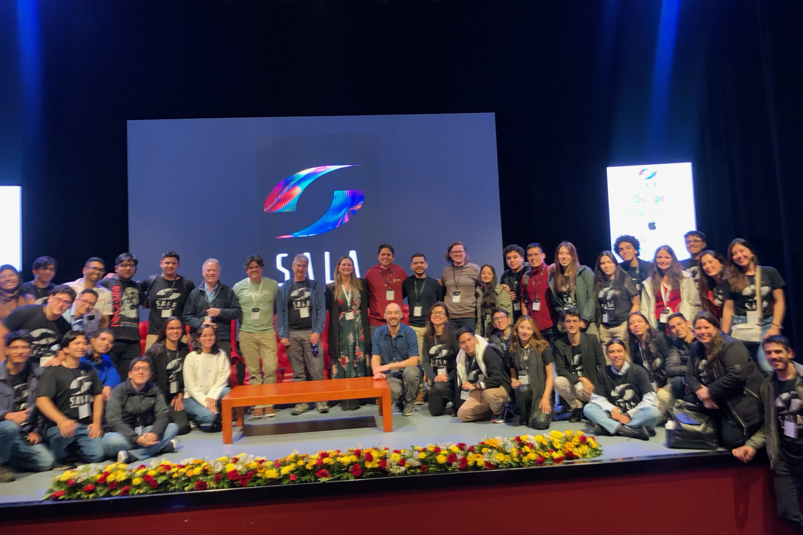 Participación en Summit of AI in Latam, espacio de networking con propósito y conexión profesional.